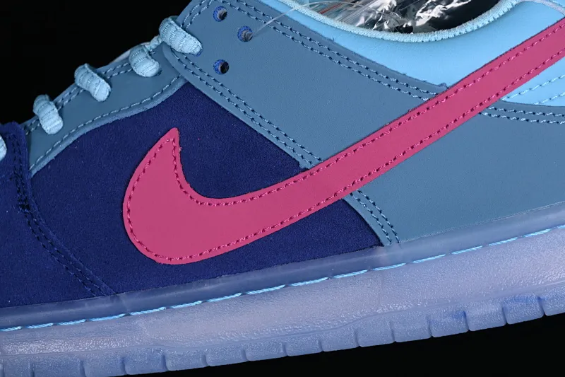 All Categories Nk SB Dunk Series Nk SB Dunk Low Low-top sneakers Cost-effective version Run The Jewels x Nk SB Dunk Low joint model SB low-top casual sneakers DO9404-400